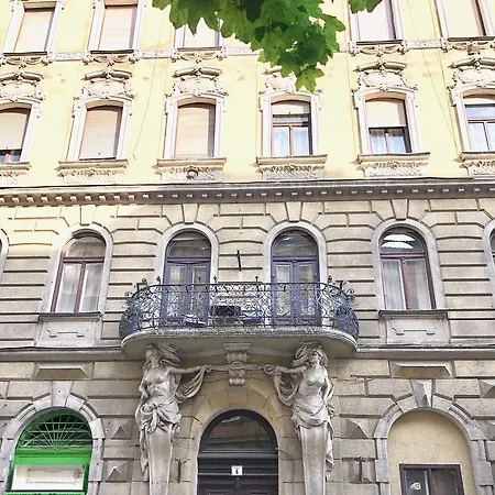 Barcsay Homey * Budapest